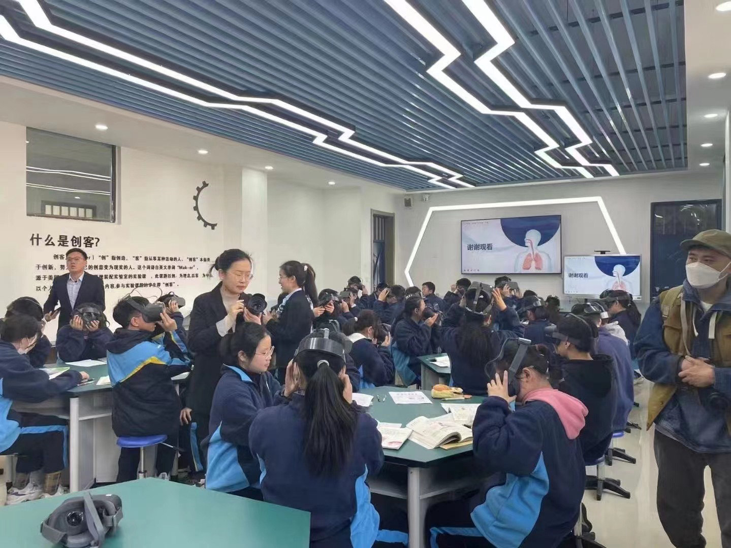 鄭州八中創(chuàng)客實訓(xùn)基地